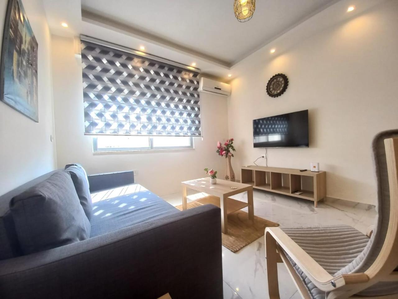 Shmeisani Homes Location Near Abdali Apartamento *